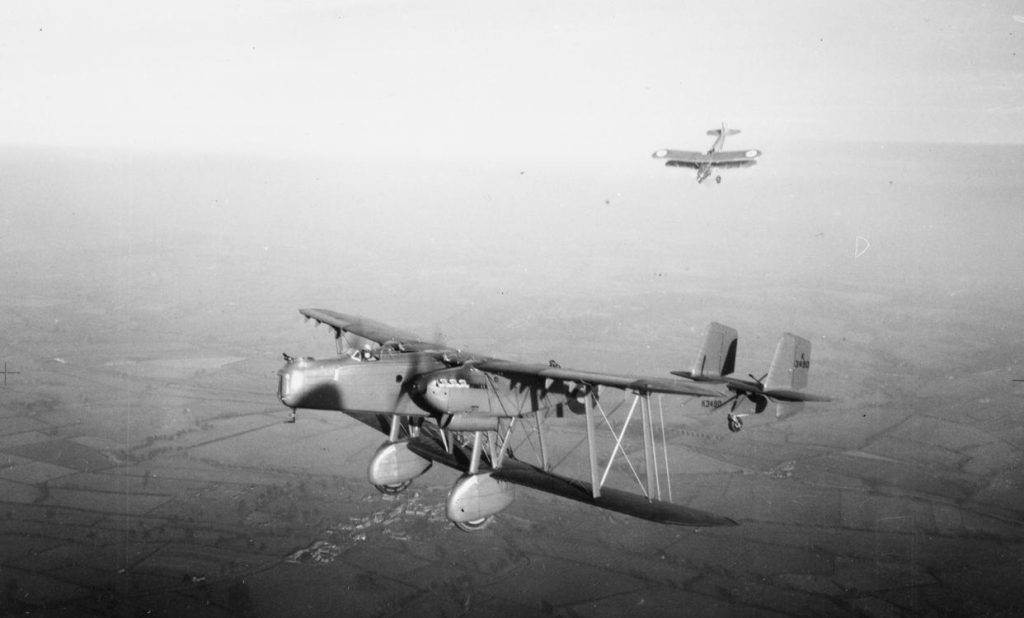 Handley Page Heyford in flight
