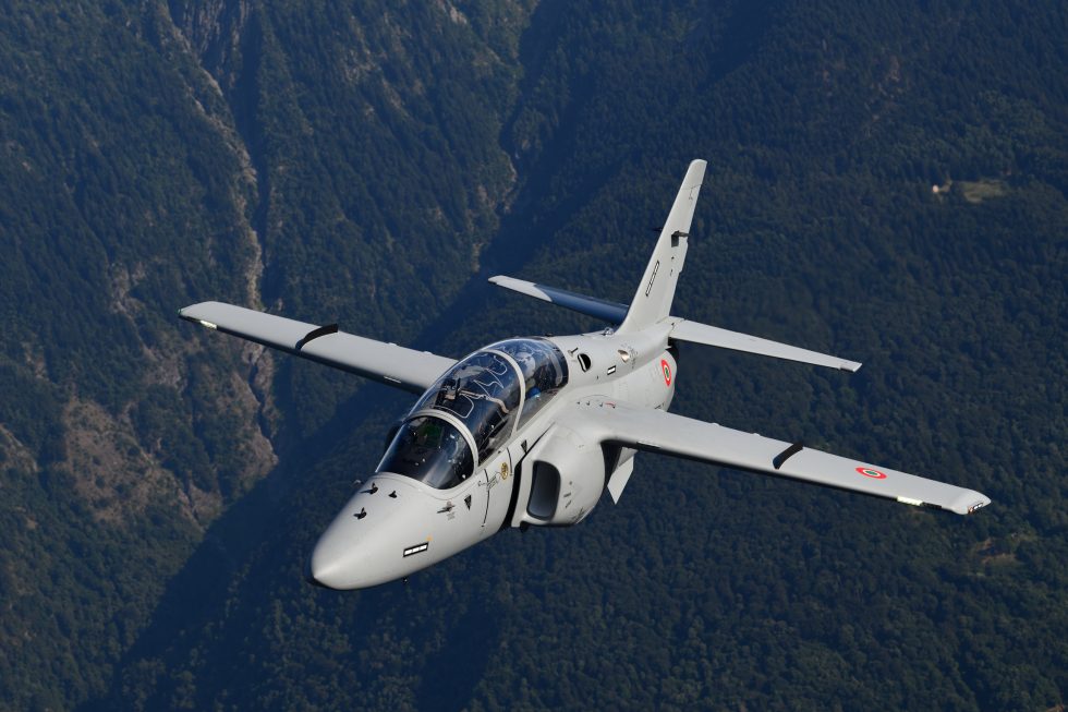 A Leonardo M-345 HET in flight a jet trainer built for low-cost hours.