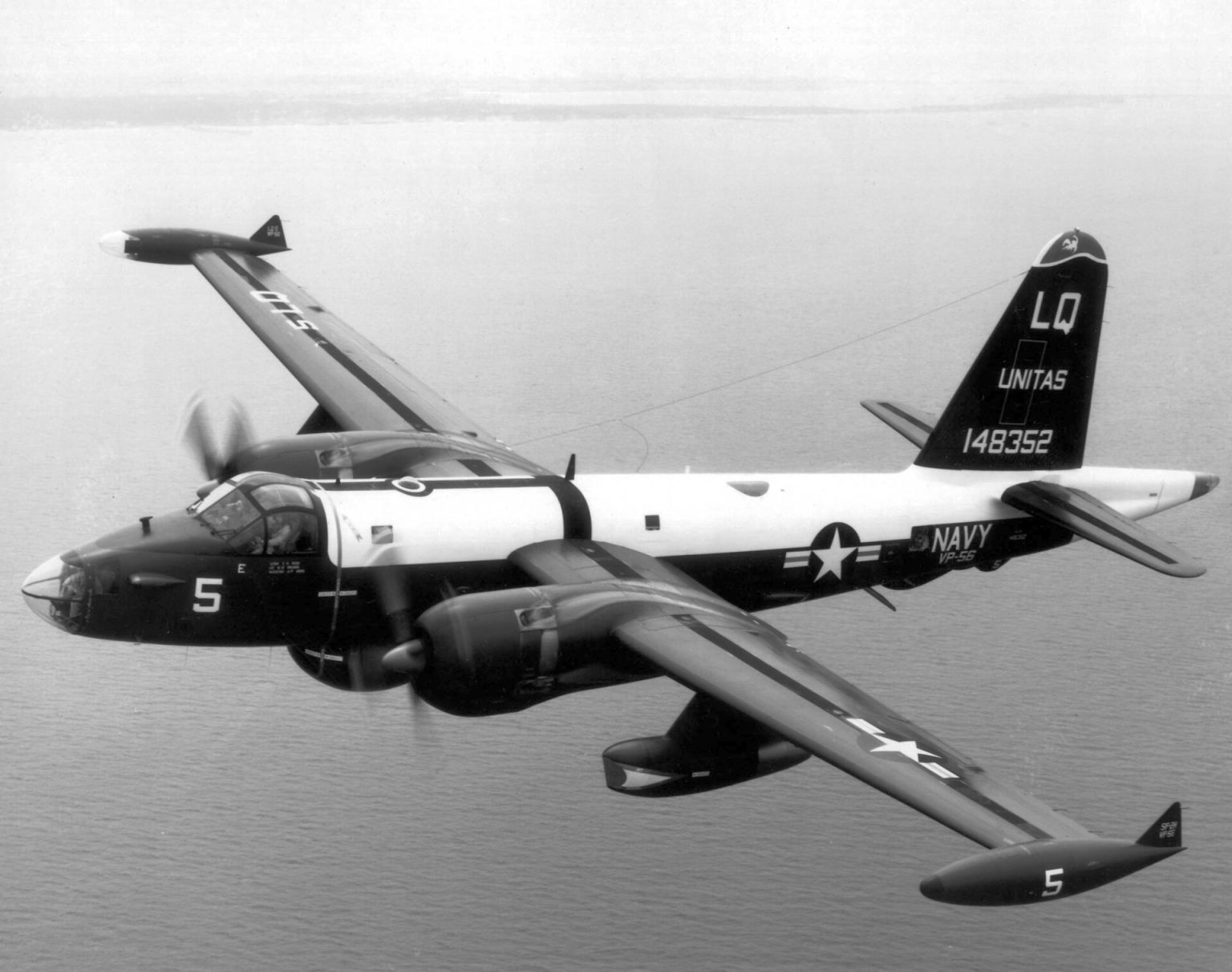 Lockheed P-2H Neptune of US Navy VP-56, 1963. Photo: US Navy, public domain.