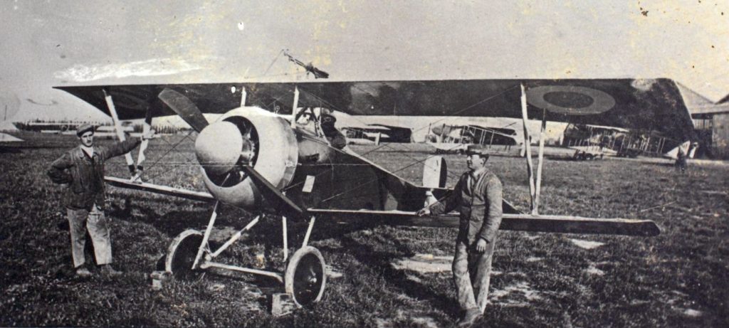 Early camouflaged Nieuport 17 showing the narrow single-spar lower wing and V-strut