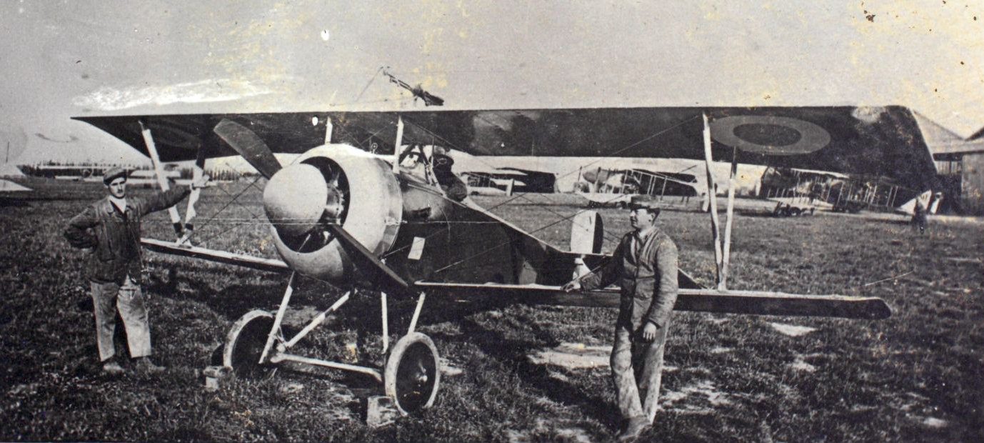 Early camouflaged Nieuport 17 showing the narrow single-spar lower wing and V-strut