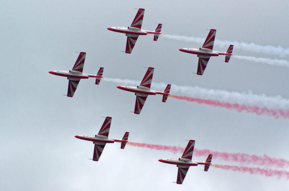 TS-11 Iskras of the Biao-Czerwone Iskry team in formation the jet in its national-colours display role.