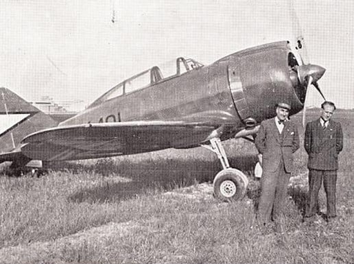 Antonio Alessio and Roberto Longhi, designers of the Reggiane Re.2000, photographed near an aircraft before the war