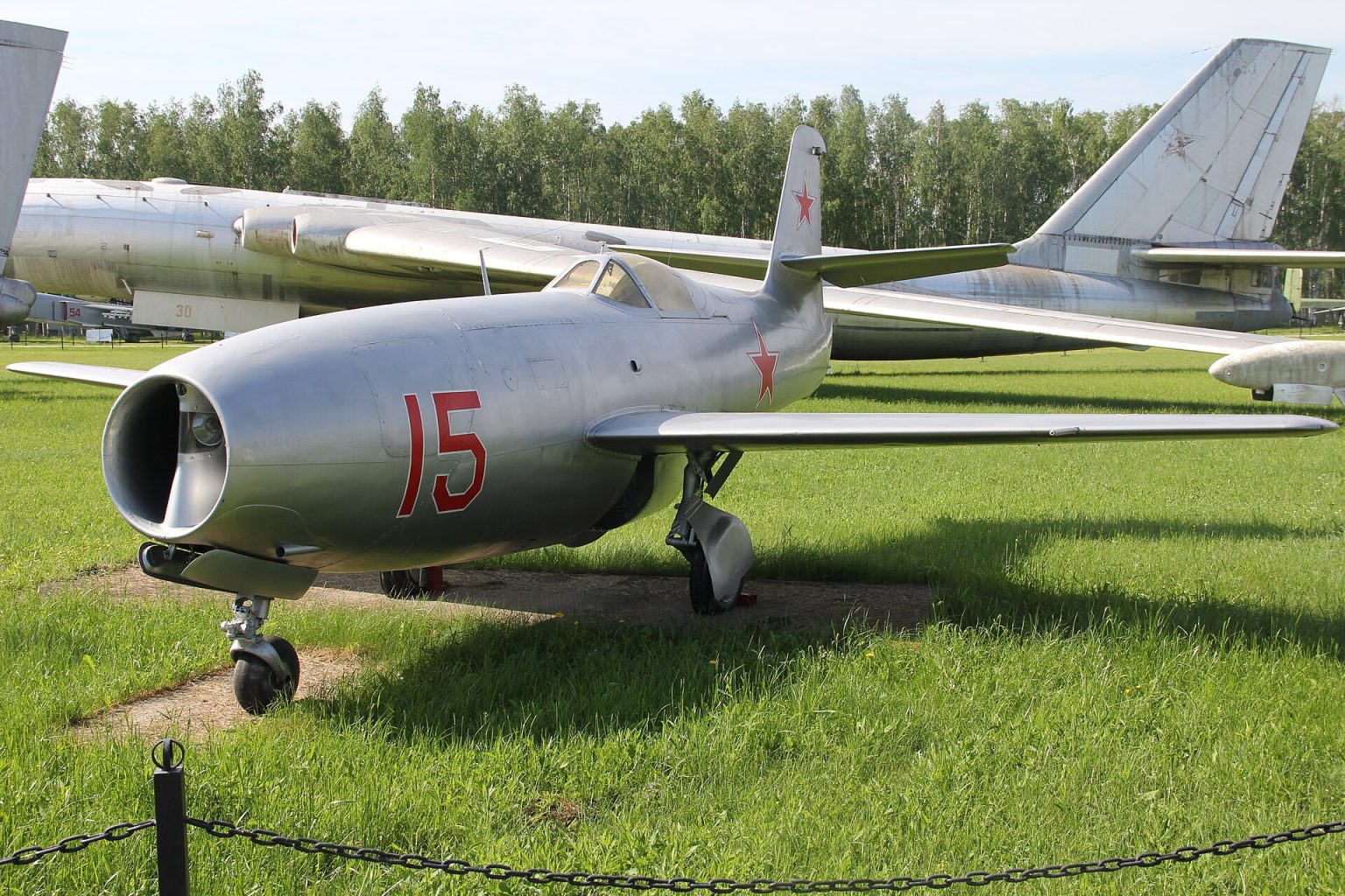 Preserved Yakovlev Yak-23 showing its straight wing and nose intake. Photo: Clemens Vasters / Wikimedia Commons (CC BY 2.0).