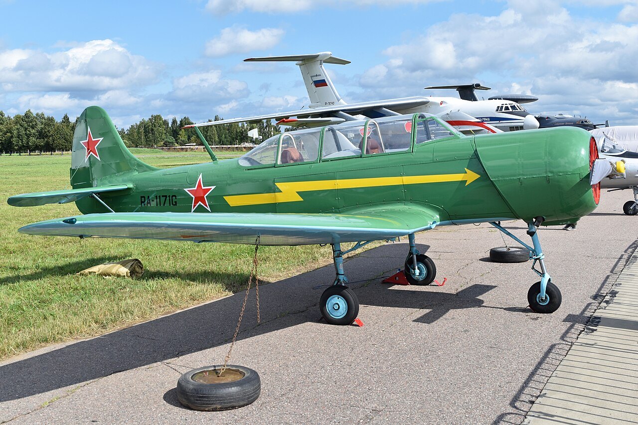 Yak-18