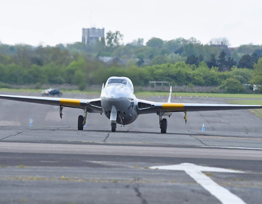 Hawker Hunter fliegen in der Schweiz